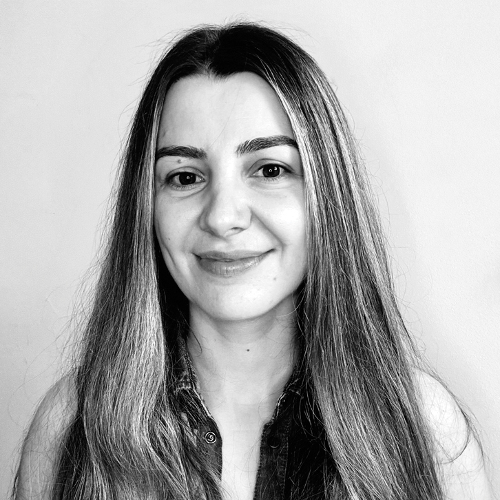 Simona Borcea: Povestitoarea de Istorii care Redefinește Cinematografia Română